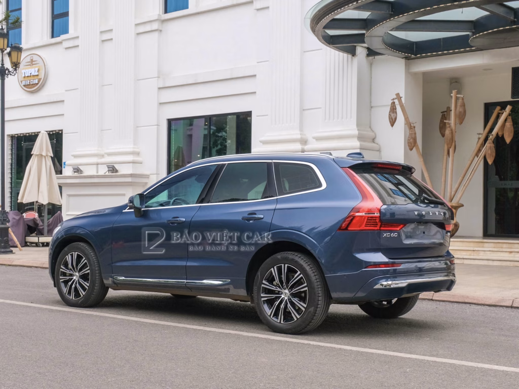 Volvo XC60 B6 2022 màu xanh Denim tại Bảo Việt Car
