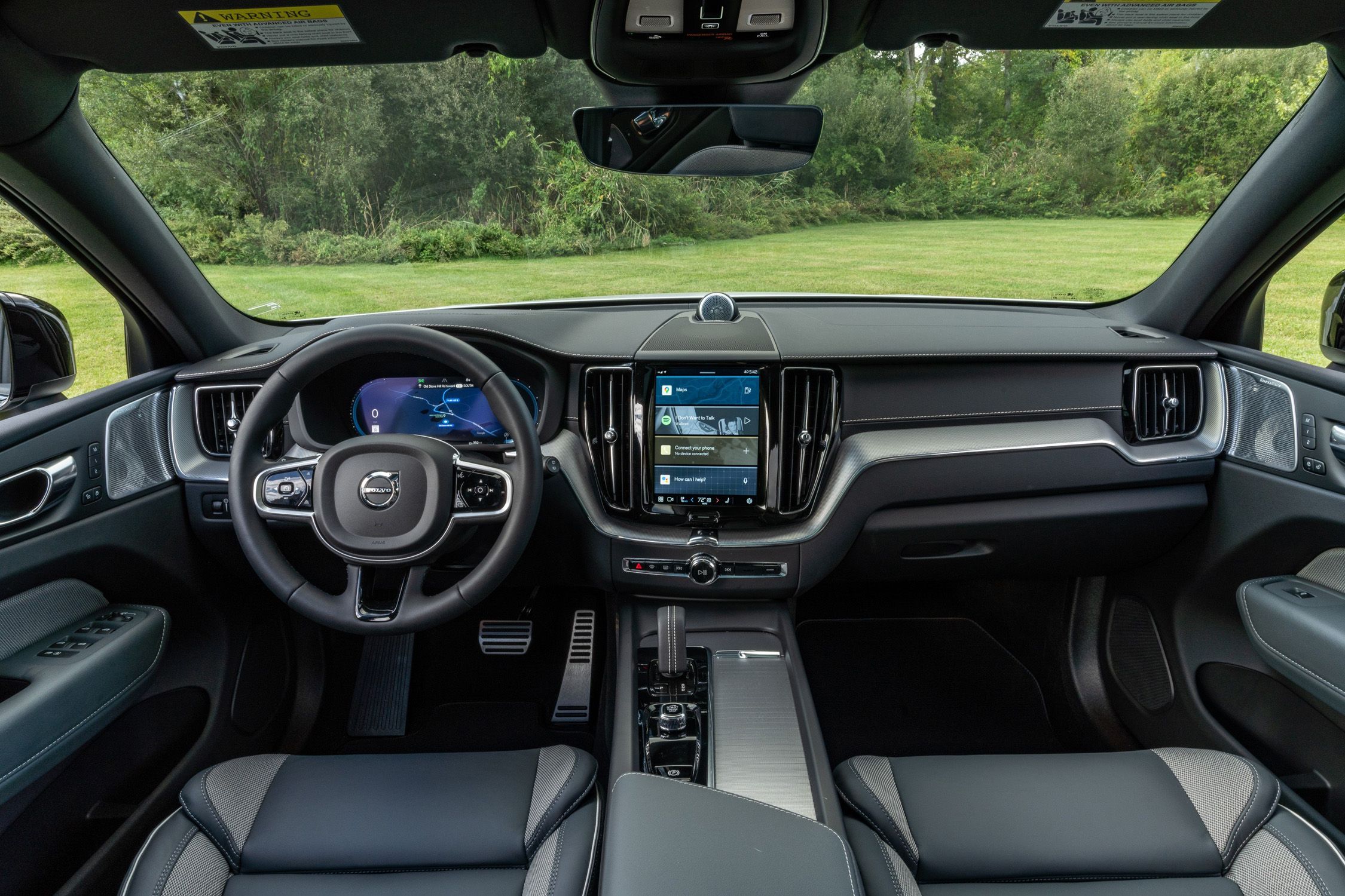 See Interior Photos of the 2022 Volvo XC60 B6 AWD