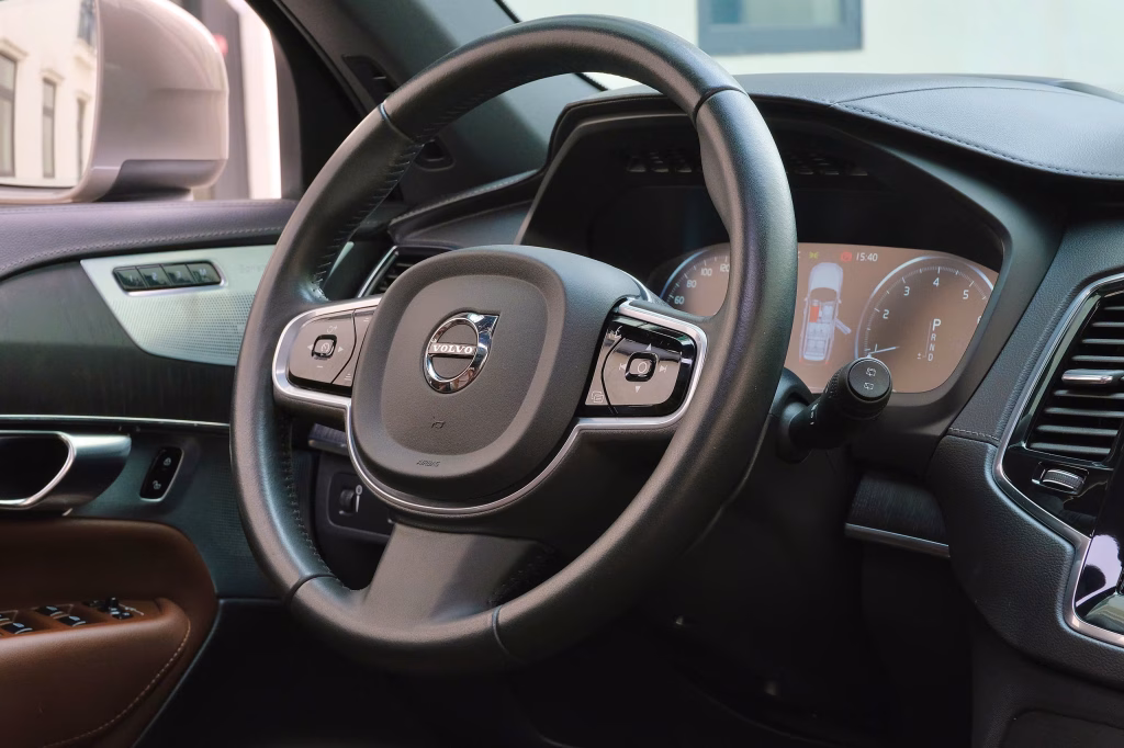 Vô lăng Volvo XC90 lướt 2021 T6 AWD