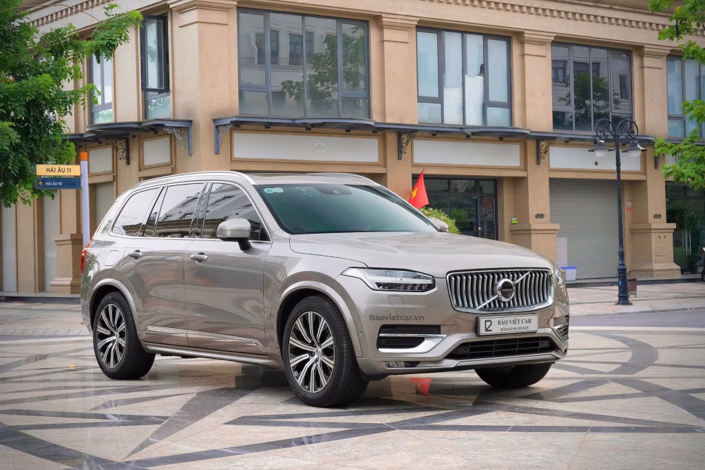 Đầu xe Volvo XC90 lướt nhập khẩu